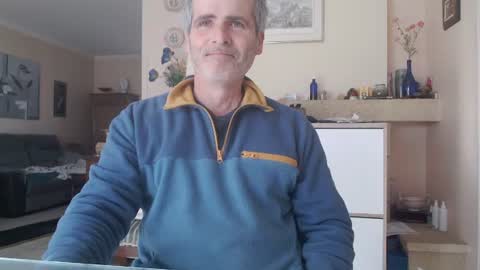 Snapshot of aalex1717 chatting on 03/02/25, 02:43 Aalex1717 online show from 03/02/25, 02:43