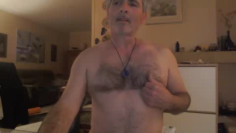 Snapshot of aalex1717 chatting on 03/03/25, 01:31 Aalex1717 online show from 03/03/25, 01:31