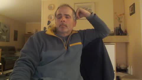 Snapshot of aalex1717 chatting on 03/04/25, 11:00 Aalex1717 online show from 03/04/25, 11:00