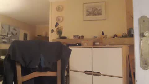 Snapshot of aalex1717 chatting on 03/12/25, 11:01 Aalex1717 online show from 03/12/25, 11:01