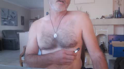 Snapshot of aalex1717 chatting on 09/18/25, 05:53 Aalex1717 online show from 09/18/25, 05:53