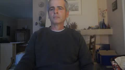 Snapshot of aalex1717 chatting on 09/22/25, 06:04 Aalex1717 online show from 09/22/25, 06:04