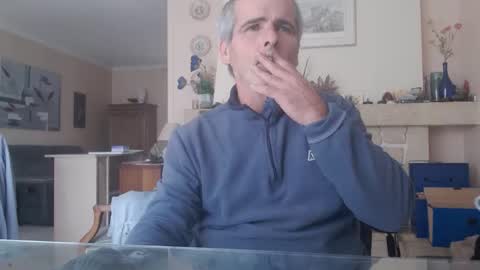 Snapshot of aalex1717 chatting on 09/28/25, 10:42 Aalex1717 online show from 09/28/25, 10:42