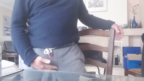 Snapshot of aalex1717 chatting on 10/09/25, 08:12 Aalex1717 online show from 10/09/25, 08:12