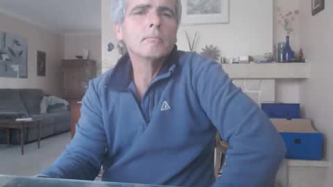 Snapshot of aalex1717 chatting on 10/16/25, 06:36 Aalex1717 online show from 10/16/25, 06:36