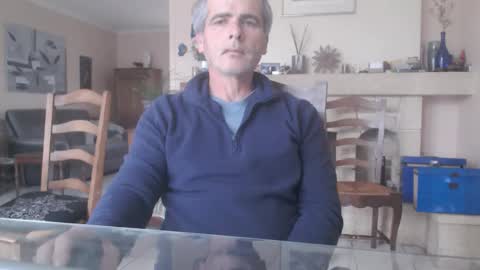 Snapshot of aalex1717 chatting on 10/19/25, 06:58 Aalex1717 online show from 10/19/25, 06:58