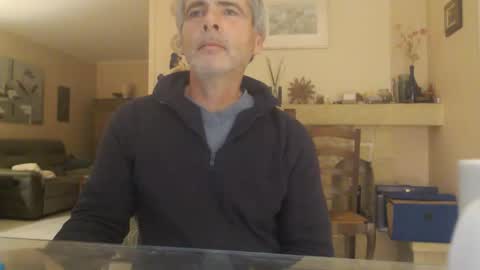 Snapshot of aalex1717 chatting on 10/22/25, 04:57 Aalex1717 online show from 10/22/25, 04:57