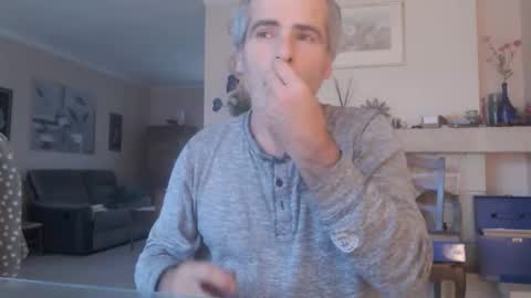 Snapshot of aalex1717 chatting on 10/23/25, 06:45 Aalex1717 online show from 10/23/25, 06:45