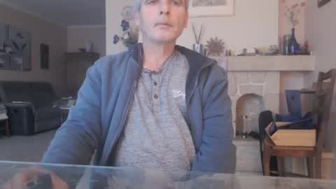 Snapshot of aalex1717 chatting on 11/30/25, 08:18 Aalex1717 online show from 11/30/25, 08:18