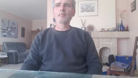 Snapshot of aalex1717 chatting on 12/14/25, 08:52 Aalex1717 online show from 12/14/25, 08:52