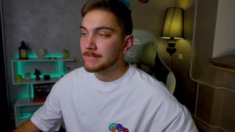 Snapshot of aalexxxxxx chatting on 12/30/24, 01:14 Alex online show from 12/30/24, 01:14