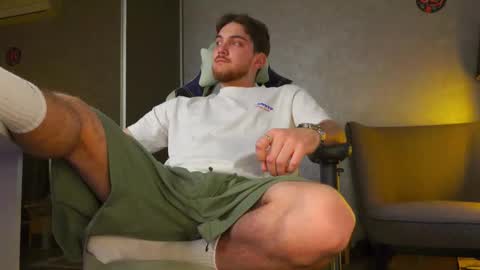 Snapshot of aalexxxxxx chatting on 10/25/25, 07:38 Alex online show from 10/25/25, 07:38