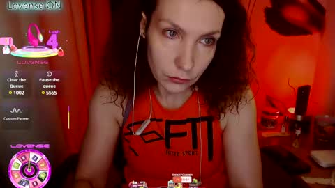 Katie online show from 03/11/25, 01:59