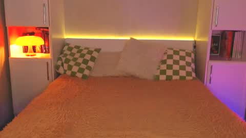 Lea online show from 02/19/25, 05:27