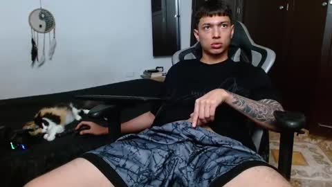 Snapshot of aarman_bannana chatting on 02/21/25, 12:38 aarman online show from 02/21/25, 12:38