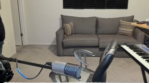 Aaron online show from 01/01/25, 02:51