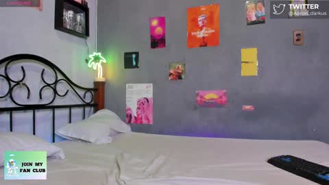 Snapshot of aaron_darkus chatting on 01/28/25, 11:07 Aaron online show from 01/28/25, 11:07