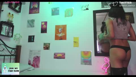 Snapshot of aaron_darkus chatting on 09/28/25, 11:43 Aaron online show from 09/28/25, 11:43