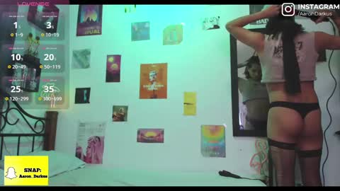 Snapshot of aaron_darkus chatting on 09/30/25, 11:21 Aaron online show from 09/30/25, 11:21