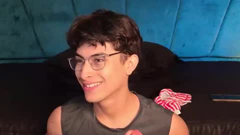 Snapshot of aaron_eze chatting on 01/18/26, 09:07 Aaron Ezequiel online show from 01/18/26, 09:07