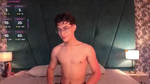 Snapshot of aaron_eze chatting on 02/11/26, 09:09 Aaron Ezequiel online show from 02/11/26, 09:09