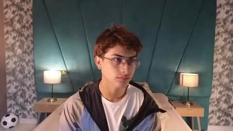 Snapshot of aaron_eze chatting on 07/12/26, 12:07 Aaron Ezequiel online show from 07/12/26, 12:07