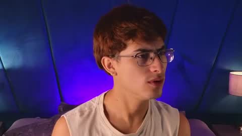 Snapshot of aaron_eze chatting on 07/18/26, 12:09 Aaron Ezequiel online show from 07/18/26, 12:09