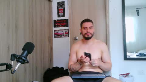 Aaron kwok online show from 02/19/26, 10:28