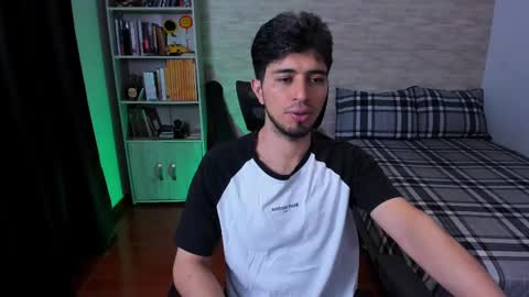 Aaron online show from 09/19/25, 07:58