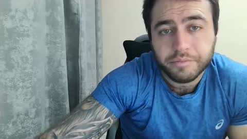 Snapshot of aaron_royal chatting on 02/01/26, 05:11 Davin tayl online show from 02/01/26, 05:11