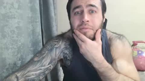 Snapshot of aaron_royal chatting on 02/14/26, 05:21 Davin tayl online show from 02/14/26, 05:21