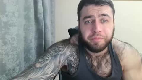 Snapshot of aaron_royal chatting on 02/16/26, 06:26 Davin tayl online show from 02/16/26, 06:26