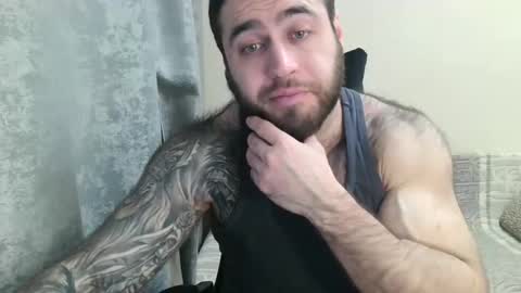 Snapshot of aaron_royal chatting on 02/26/26, 06:29 Davin tayl online show from 02/26/26, 06:29