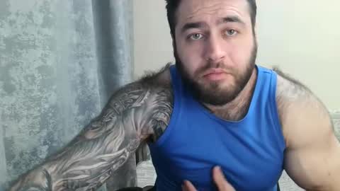 Snapshot of aaron_royal chatting on 03/01/26, 05:04 Davin tayl online show from 03/01/26, 05:04