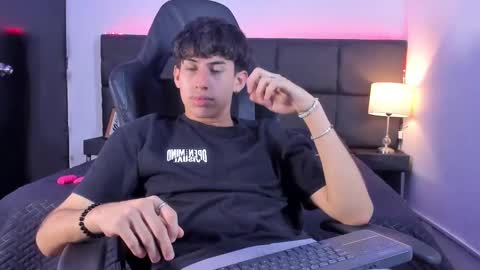 Aron online show from 09/30/25, 06:24