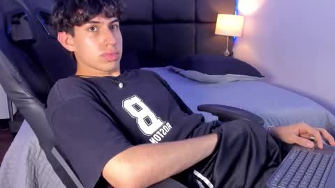 Aron online show from 10/07/25, 06:27