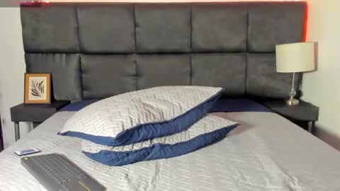 Aron online show from 10/22/25, 07:13