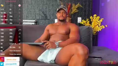Snapshot of aaron_st chatting on 07/08/26, 02:54 Aaron online show from 07/08/26, 02:54