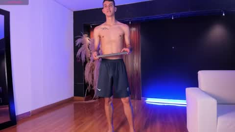 Snapshot of aaron_whitee chatting on 01/11/25, 11:46 Aaron online show from 01/11/25, 11:46