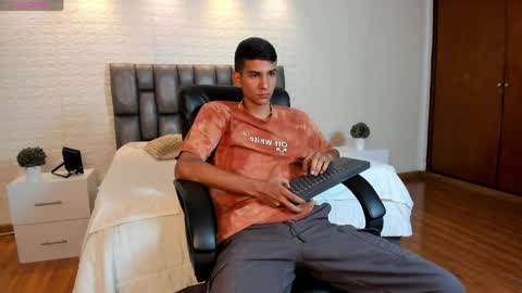 Aaron online show from 04/13/26, 09:09