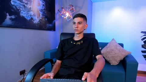 Aaron online show from 04/20/26, 08:43