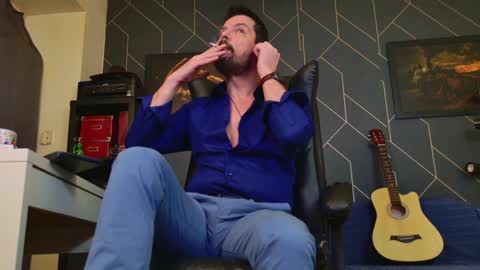 Aaron online show from 01/19/25, 05:58