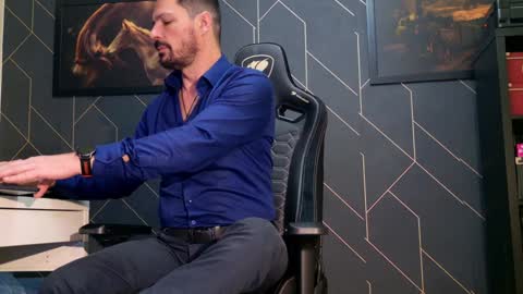 Aaron online show from 01/30/25, 09:47