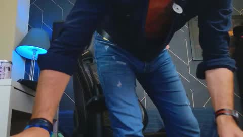 Aaron online show from 09/13/25, 03:06