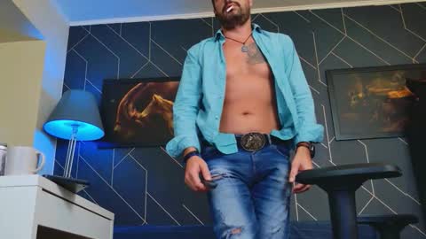 Aaron online show from 09/18/25, 07:16