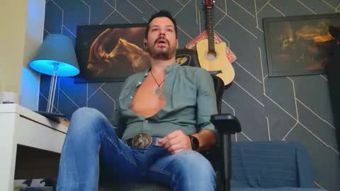 Aaron online show from 09/23/25, 05:43