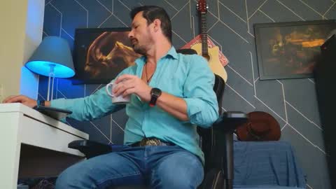 Aaron online show from 10/03/25, 08:33