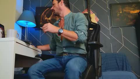 Aaron online show from 10/06/25, 03:04