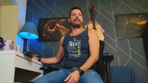 Aaron online show from 10/12/25, 09:47