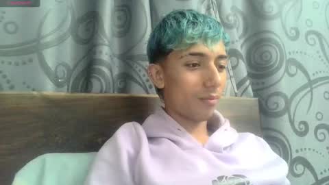 Snapshot of aaronevilxx chatting on 09/16/25, 04:24 aaronevilxx online show from 09/16/25, 04:24